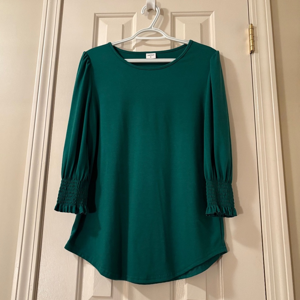 Xieerduo Size Medium Green Top